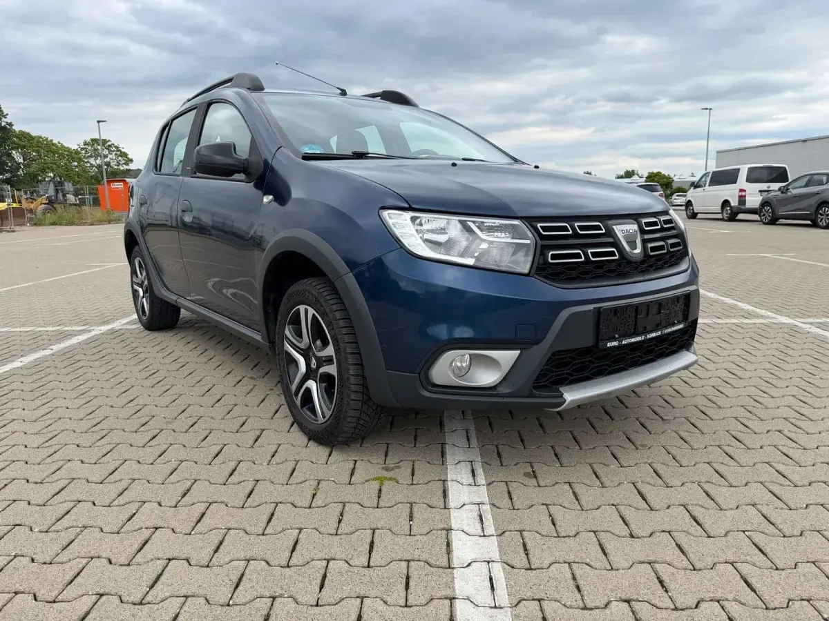Gebraucht Dacia Sandero Celebration 90 PS (66 kW) 2018 Blau SUV
