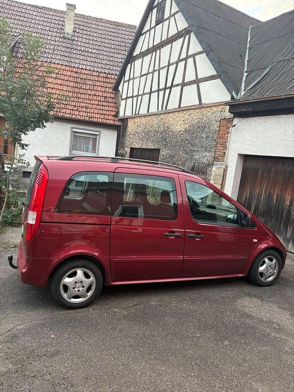 Rot Gebraucht 2002 Mercedes Vaneo Van / Kleinbus | 800 € (Superpreis) - Bild 1/4