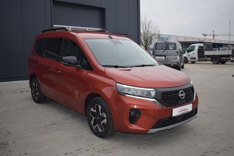 Neu Nissan Townstar N-Connecta 131 PS (96 kW) 2025 Rot Van