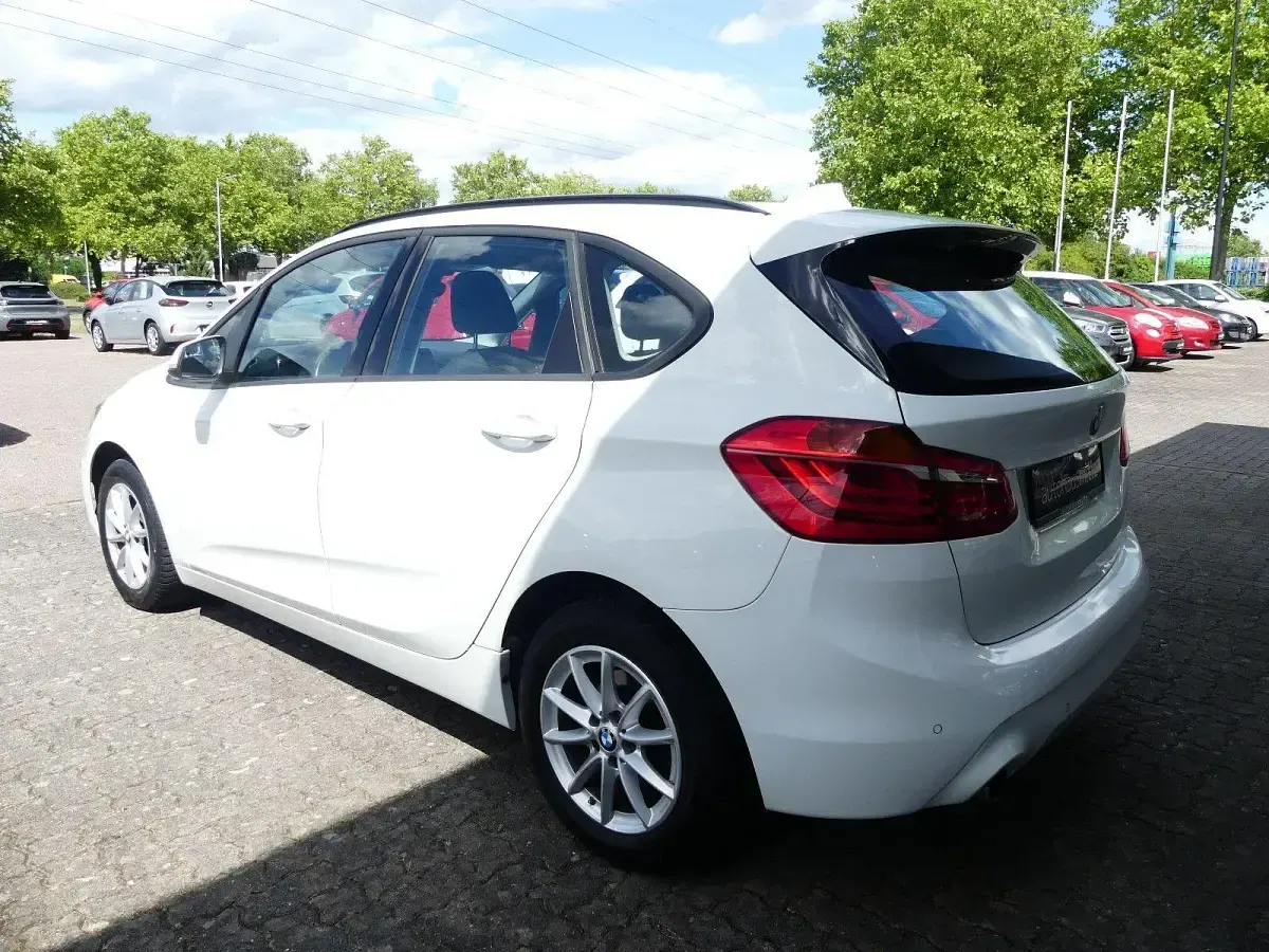 Gebraucht BMW 216 Active Tourer Advantage 150 PS (110 kW) 2020 Weiß Van / Kleinbus