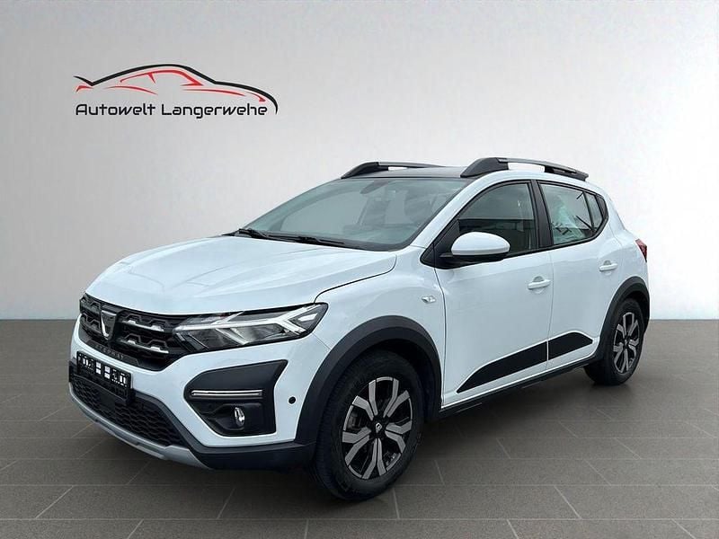 Weiß Gebraucht 2022 Dacia Sandero Stepway Kleinwagen | 14.999 € (Fairer Preis) - Bild 1/4