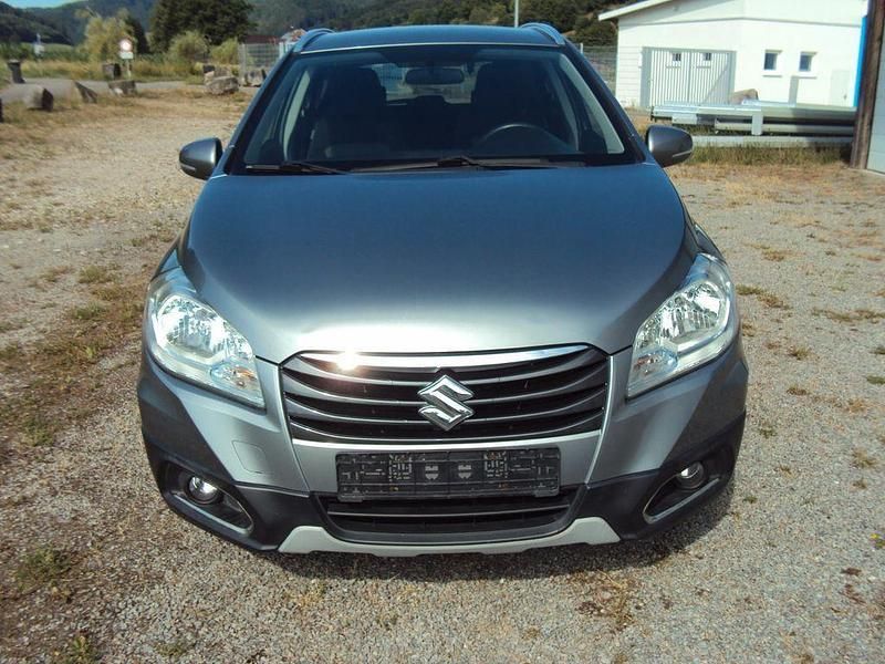 Grau Gebraucht 2016 Suzuki SX4 S-Cross Limited+ SUV | 11.999 € (Fairer Preis) - Bild 1/4