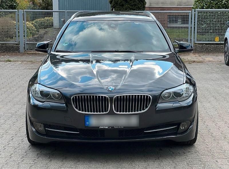 Grau Gebraucht 2013 BMW 520 Kombi | 7.750 € (Superpreis) - Bild 1/4