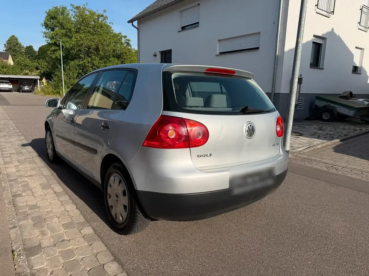 Gebraucht VW Golf V 115 PS (84 kW) 2004 Silber Kleinwagen