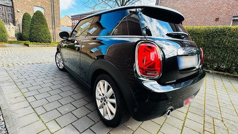 Gebraucht Mini Cooper D 116 PS (85 kW) 2018 Schwarz Kleinwagen