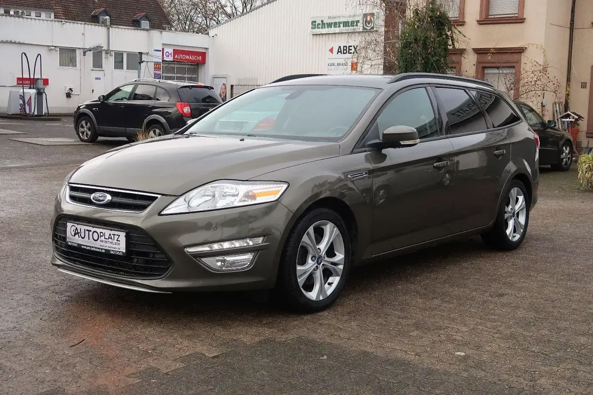 Gebraucht Ford Mondeo Champions Edition 140 PS (102 kW) 2013 Grün Kombi