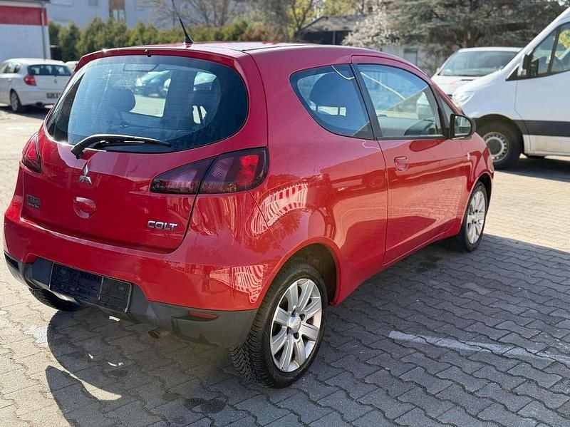 Gebraucht Mitsubishi Colt 95 PS (69 kW) 2011 Rot Kleinwagen