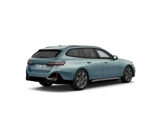 Gebraucht BMW i5 M Sport 250 kW (340 PS) 2025 Gruen Kombi