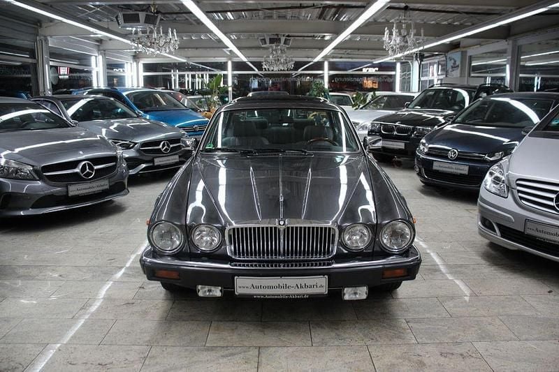 Gebraucht Jaguar XJ12 295 PS (216 kW) 1986 Grau Limousine