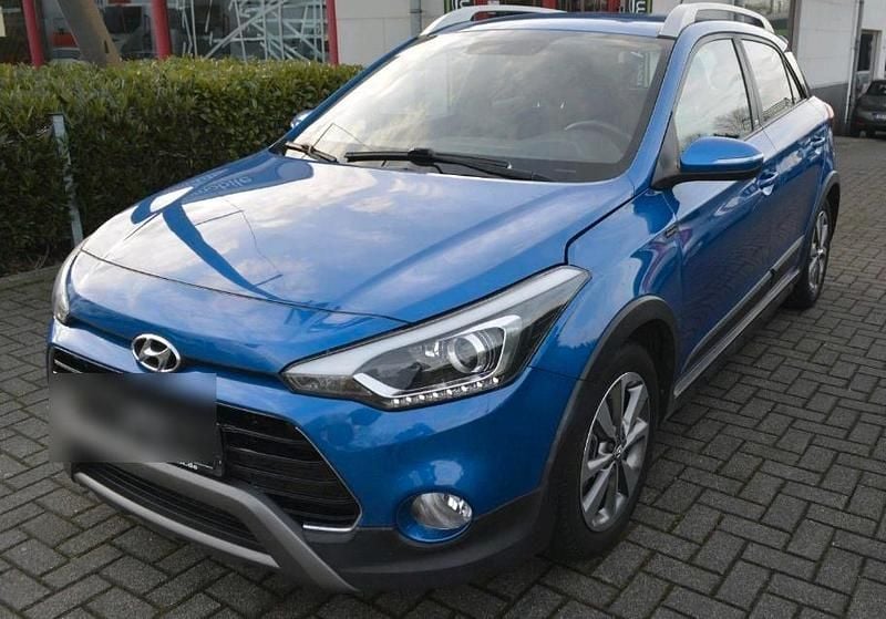 Blau Gebraucht 2018 Hyundai i20 Active Limousine | 7.200 € (Guter Preis) - Bild 1/4