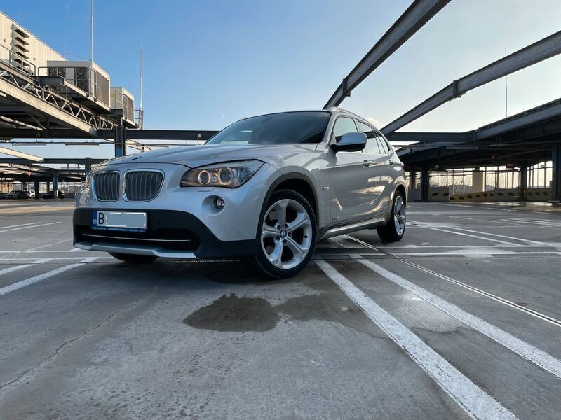 Silber Gebraucht 2011 BMW X1 SUV | 11.850 € (Etwas zu teuer) - Bild 1/4