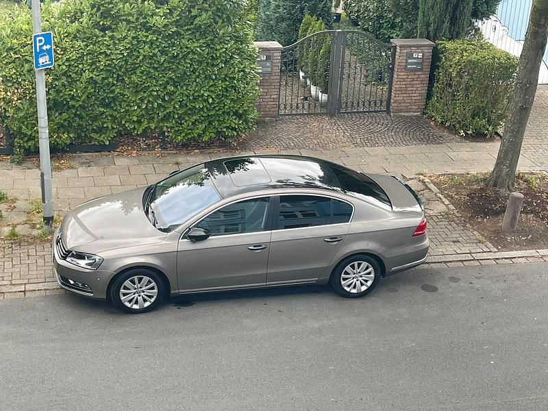 Andere farben Gebraucht 2011 VW Passat Limousine | 5.200 € (Guter Preis) - Bild 1/4