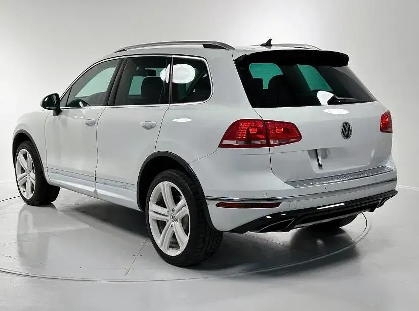 Gebraucht VW Touareg 262 PS (192 kW) 2015 Weiß SUV