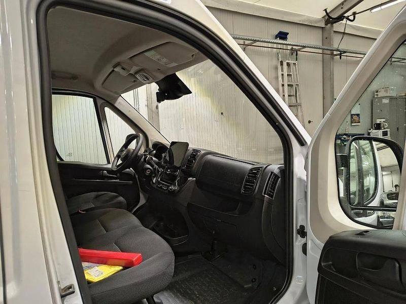 Gebraucht Opel Movano 140 PS (102 kW) 2024 Lackierung weiss icy/typ ausse Van