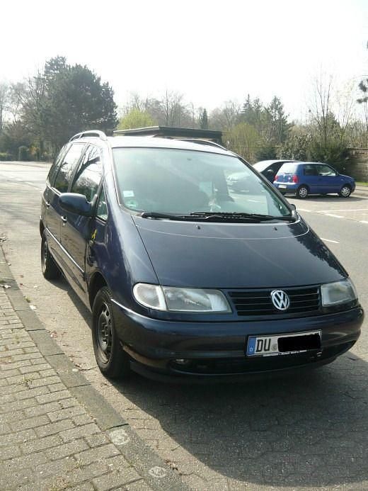 Gebraucht VW Sharan 116 PS (85 kW) 1998 Blau metallic Van / Kleinbus