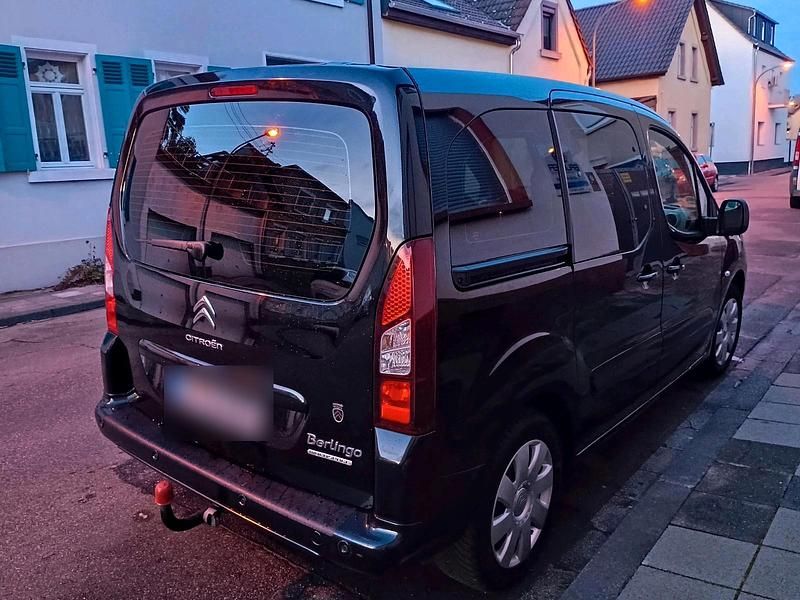 Gebraucht Citroën Berlingo 92 PS (67 kW) 2013 Schwarz Van / Kleinbus