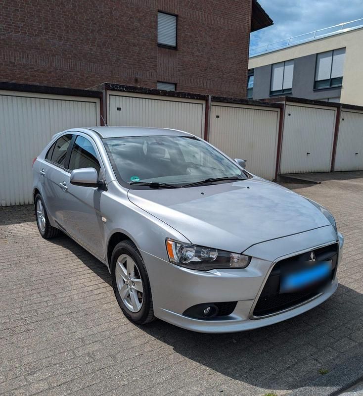 Gebraucht Mitsubishi Lancer Instyle 140 PS (102 kW) 2010 Grau Limousine