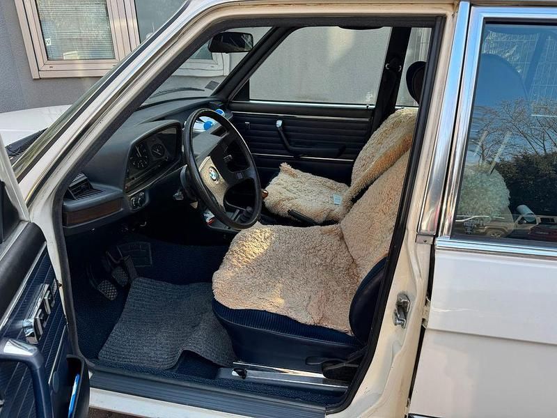 Gebraucht BMW 525 Basis 150 PS (110 kW) 1978 Weiß Limousine