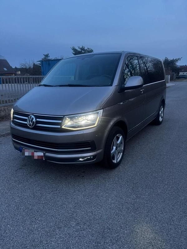 Second-hand VW Multivan 204 CP (150 kW) 2017 Bej Monovolum