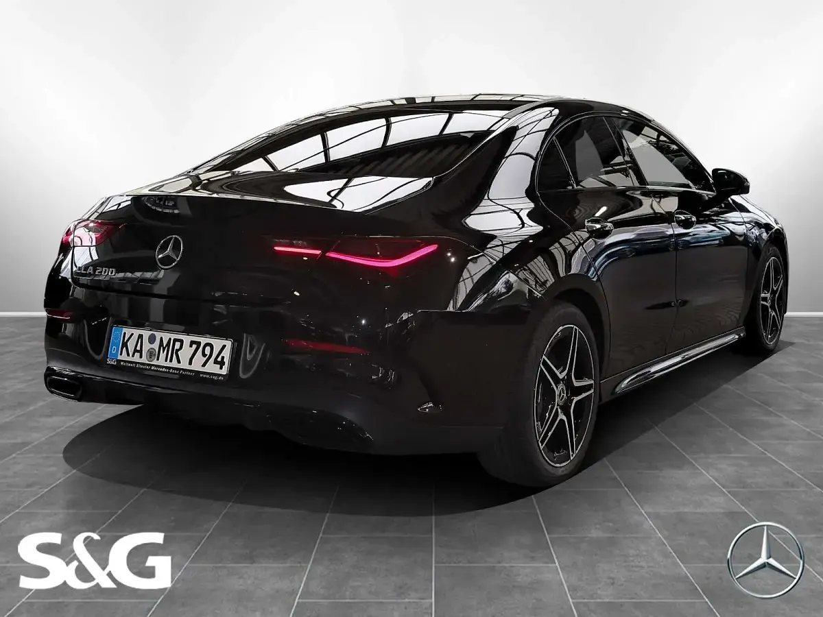 Gebraucht Mercedes CLA200 AMG 163 PS (119 kW) 2025 Metalliclack kosmosschwarz Coupé