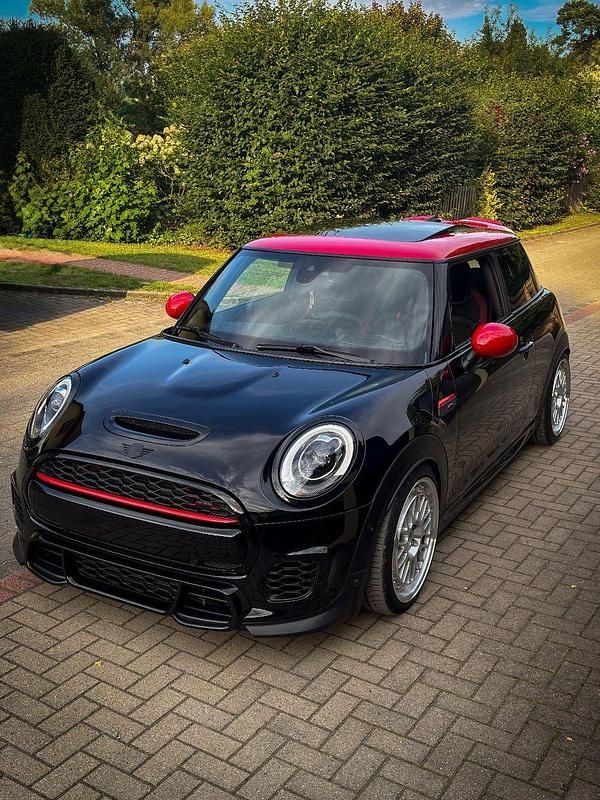 Schwarz Gebraucht 2015 Mini John Cooper Works Kleinwagen | 22.999 € (Teuer) - Bild 1/4