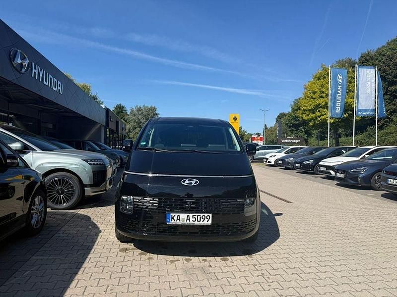 Gebraucht Hyundai Staria 159 PS (116 kW) 2025 Schwarz Van / Kleinbus