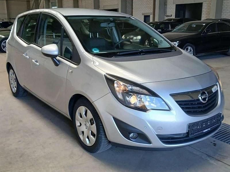 Używany Opel Meriva Edition 120 KM (88 kW) 2012 Srebrny Minivan