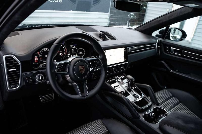 Gebraucht Porsche Cayenne Coupe Sport 460 PS (338 kW) 2023 Schwarz Coupé