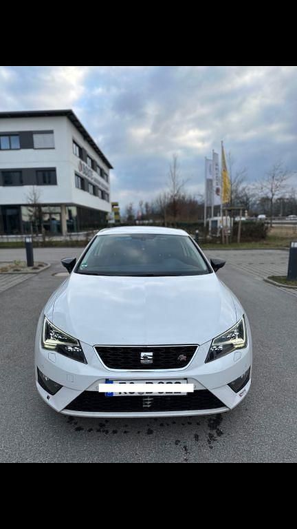 Weiß Gebraucht 2016 Seat Leon SC FR Kleinwagen | 9.999 € (Fairer Preis) - Bild 1/4