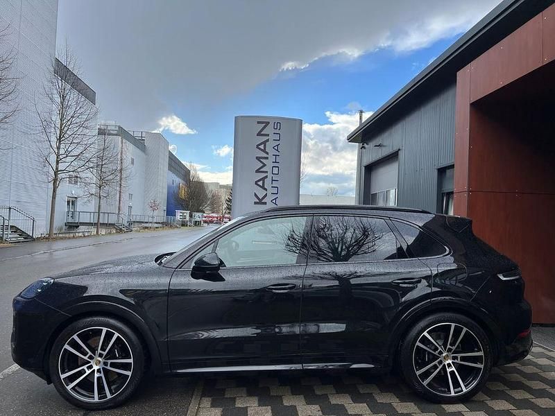Schwarz Gebraucht 2024 Porsche Cayenne Sport SUV | 112.500 € (Etwas zu teuer) - Bild 1/4