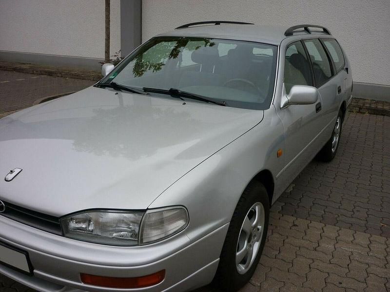 Gebraucht Toyota Camry 136 PS (100 kW) 1992 Silber metallic Kombi