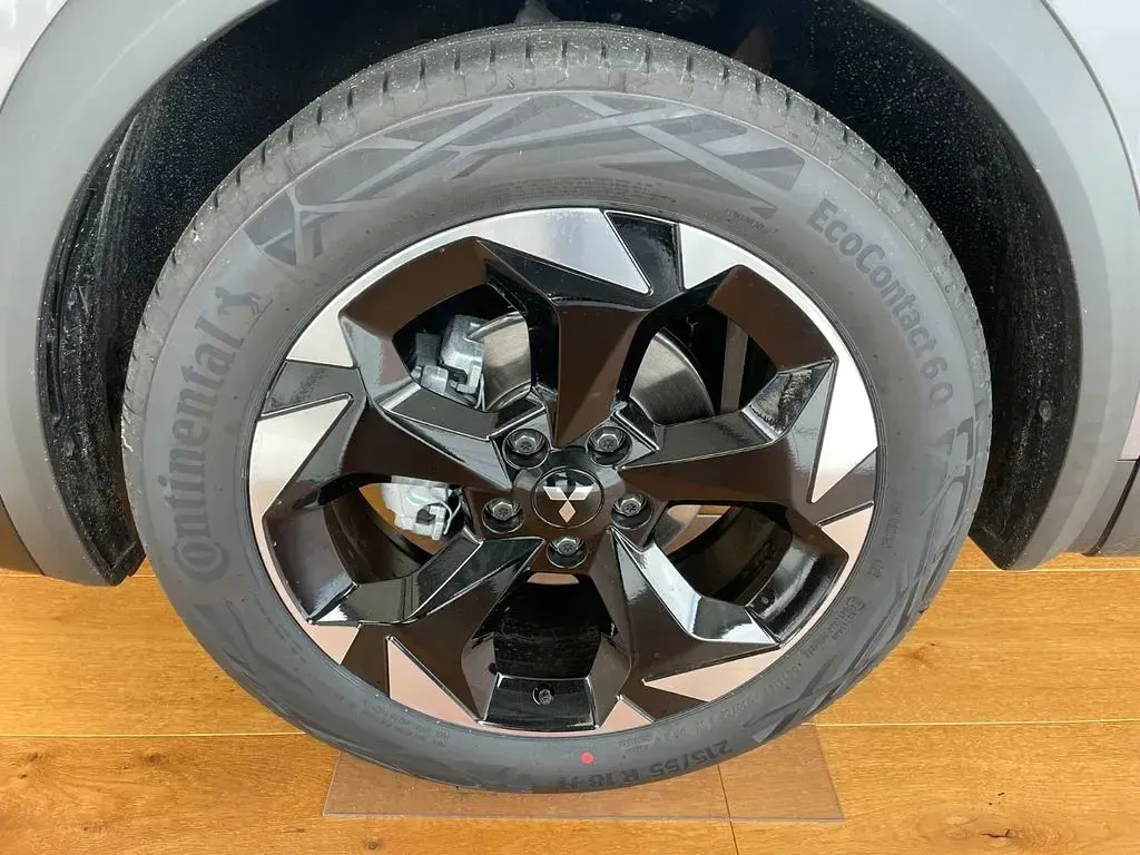 Neu Mitsubishi Grandis Diamant Edition 140 PS (102 kW) 2026 Grau SUV