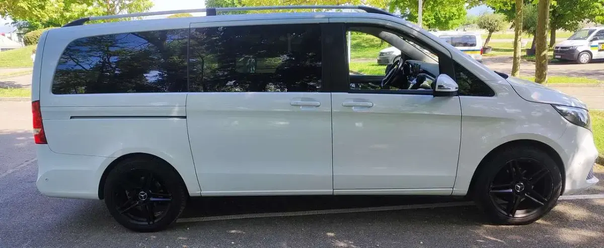 Gebraucht Mercedes V220 163 PS (119 kW) 2019 Weiß Van / Kleinbus