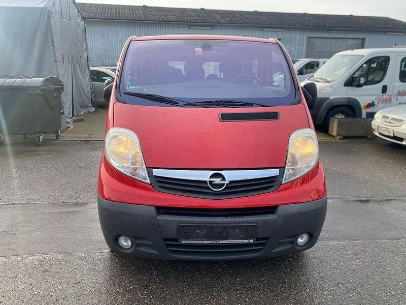 Second-hand Opel Vivaro 114 CP (83 kW) 2014 Roșu Monovolum