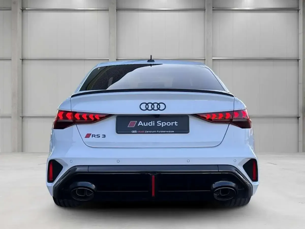 Neu Audi RS3 Sport 400 PS (294 kW) 2026 Weiß Limousine
