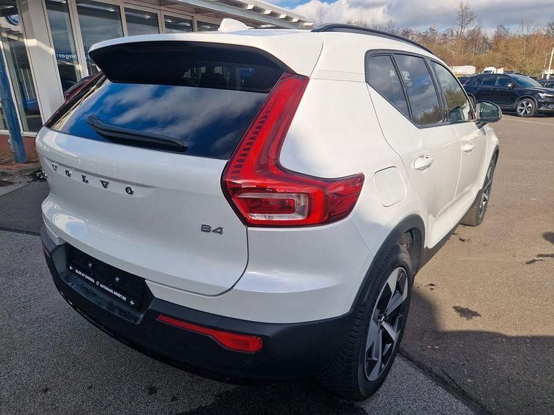 Gebraucht Volvo XC40 Plus 197 PS (144 kW) 2024 Crystal white SUV