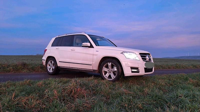 Weiß Gebraucht 2012 Mercedes GLK250 SUV | 15.000 € (Fairer Preis) - Bild 1/4