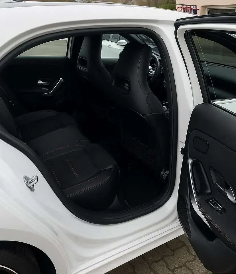 Gebraucht Mercedes A200 AMG line 163 PS (119 kW) 2022 Weiß Limousine