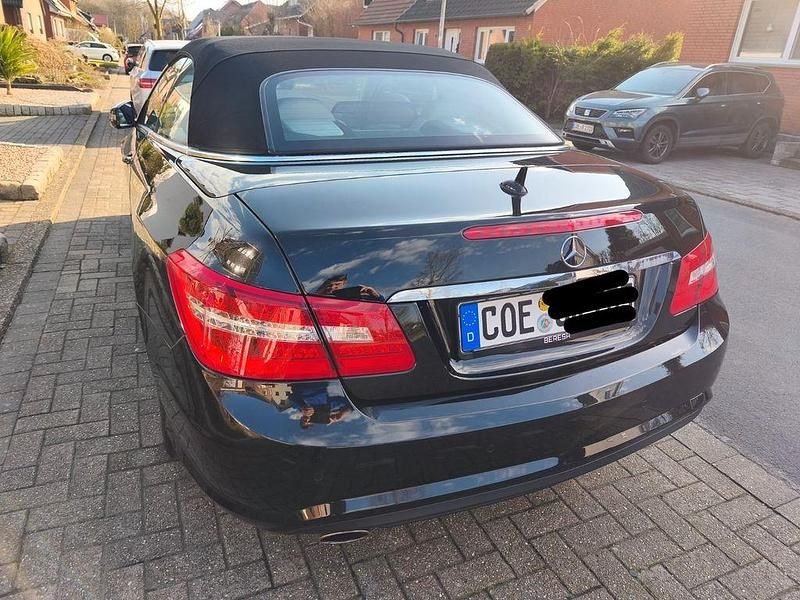 Gebraucht Mercedes E220 AMG 170 PS (125 kW) 2012 Schwarz Cabrio