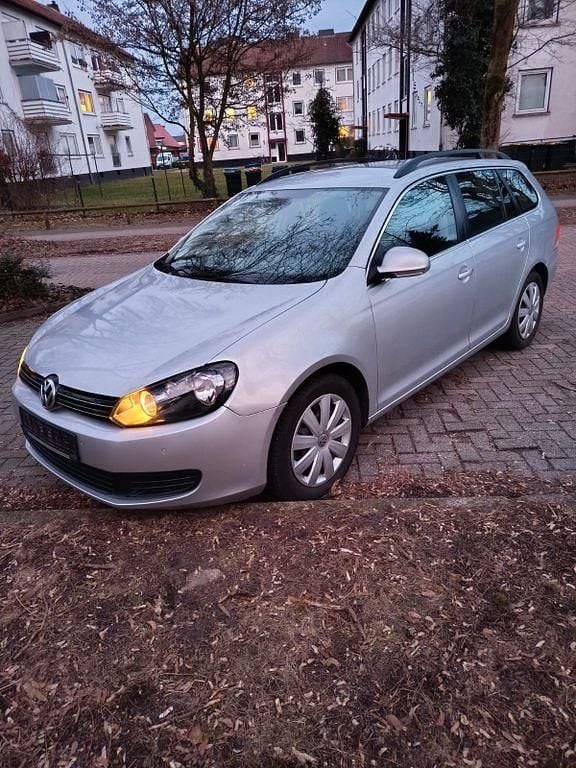 Gebraucht VW Golf VI Style 105 PS (77 kW) 2011 Silber Kleinwagen