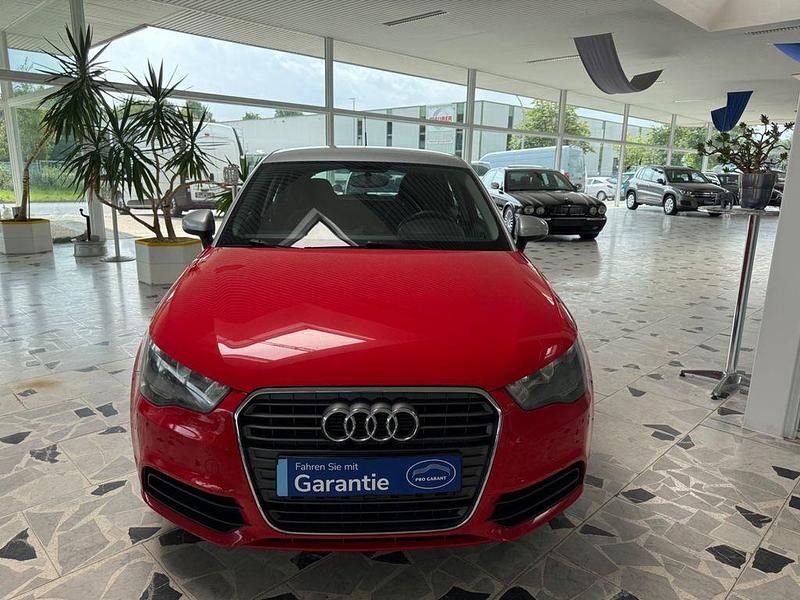 Gebraucht Audi A1 Sportback Attraction 86 PS (63 kW) 2013 Rot Kleinwagen