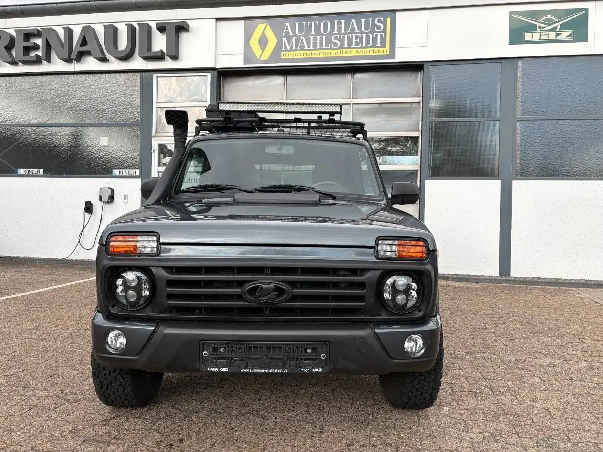 Second-hand Lada Urban 83 CP (61 kW) 2020 Gri SUV