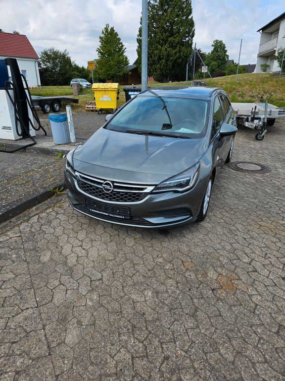 Silber Gebraucht 2018 Opel Astra Edition Kombi | 7.900 € (Fairer Preis) - Bild 1/4
