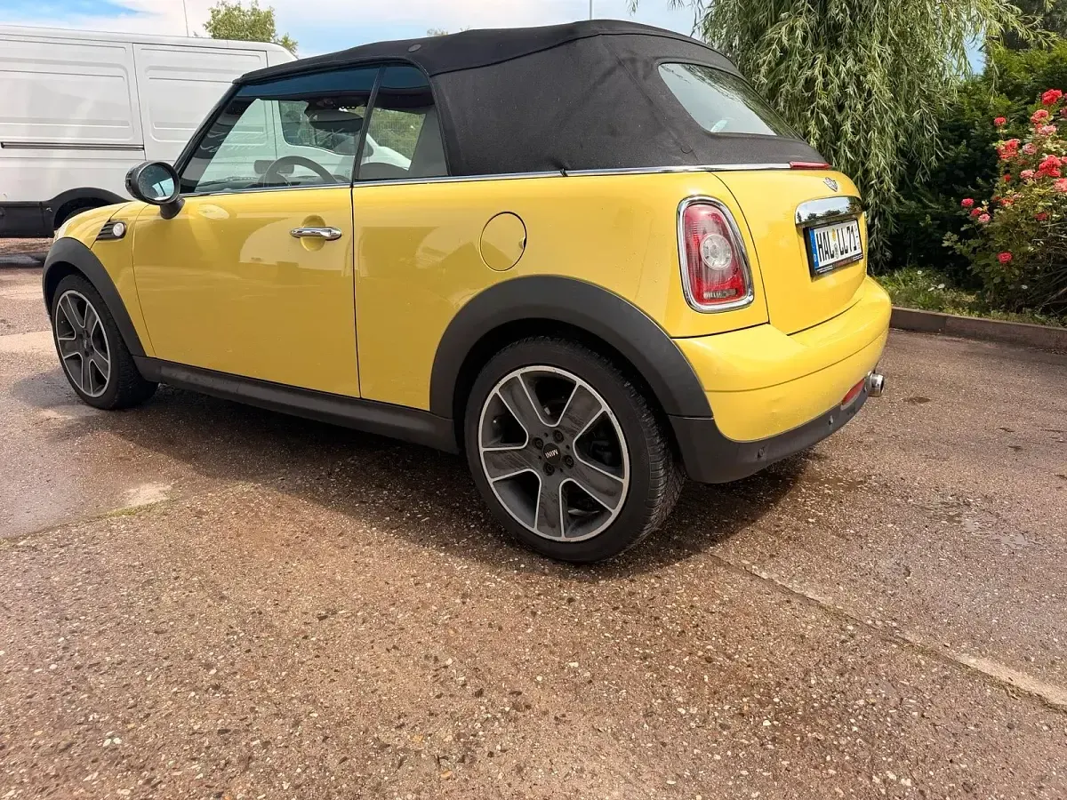 Gebraucht Mini Cooper Cabriolet 122 PS (89 kW) 2010 Gelb Cabrio