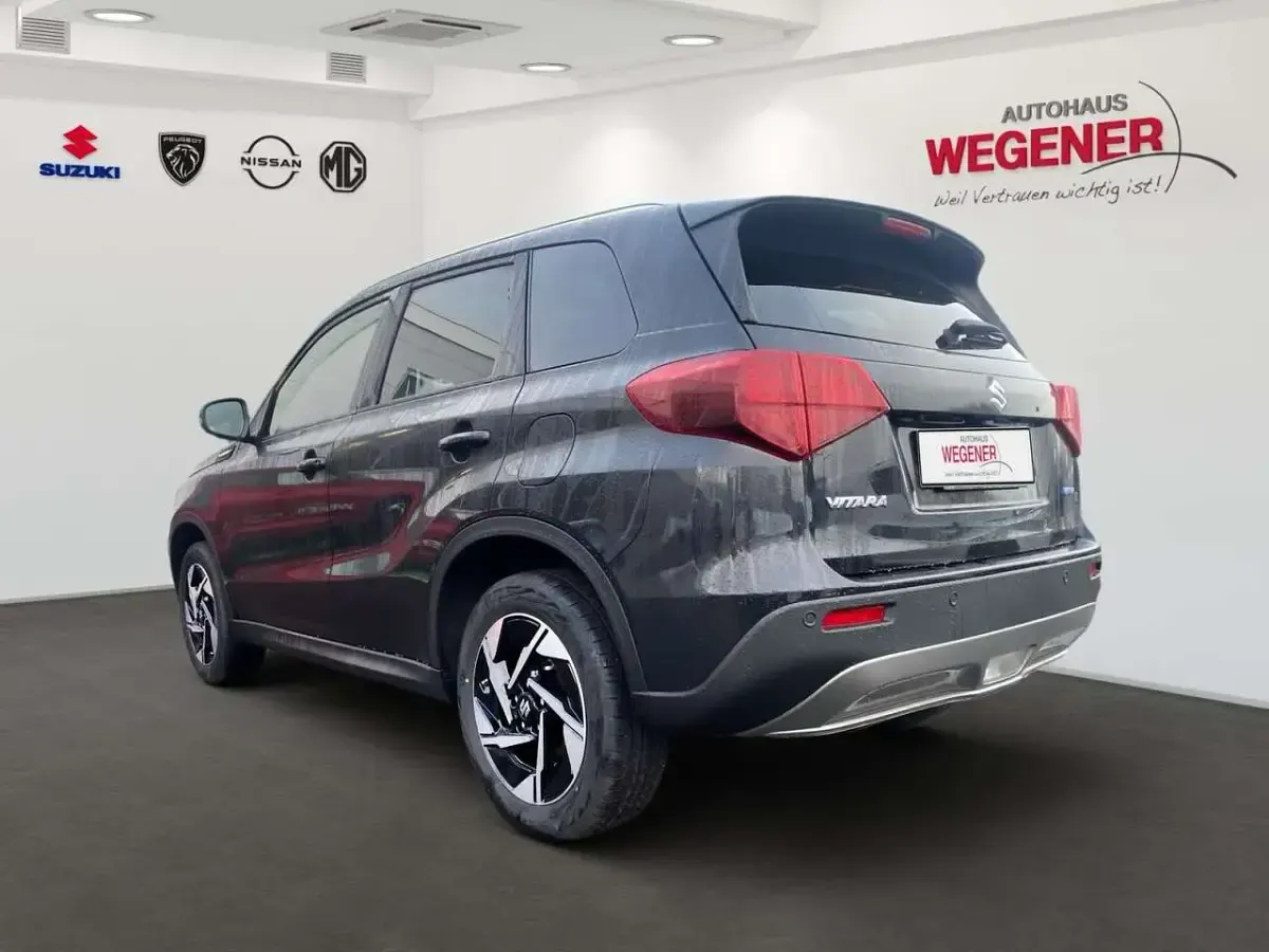 Gebraucht Suzuki Vitara Comfort+ 129 PS (94 kW) 2025 Schwarz SUV