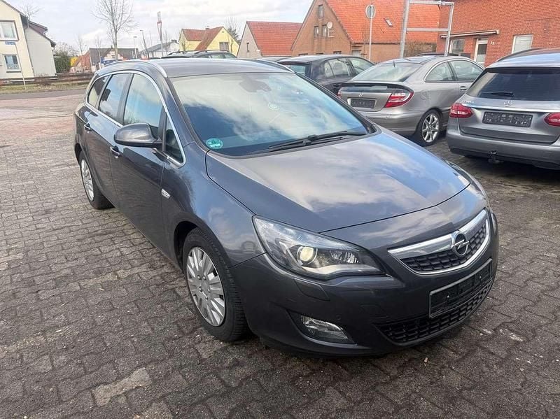 Gebraucht Opel Astra 125 PS (91 kW) 2011 Grau Kombi