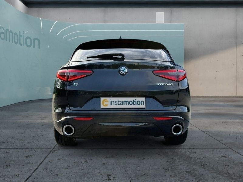 Gebraucht Alfa Romeo Stelvio Lusso 209 PS (153 kW) 2021 Schwarz SUV