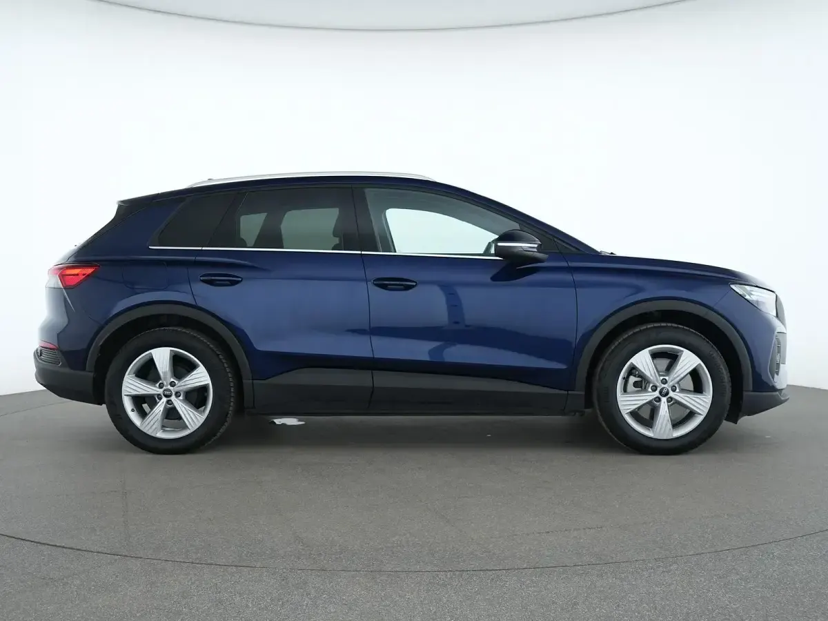 Gebraucht Audi Q4 e-tron Advanced 150 kW (204 PS) 2024 Navarrablau SUV