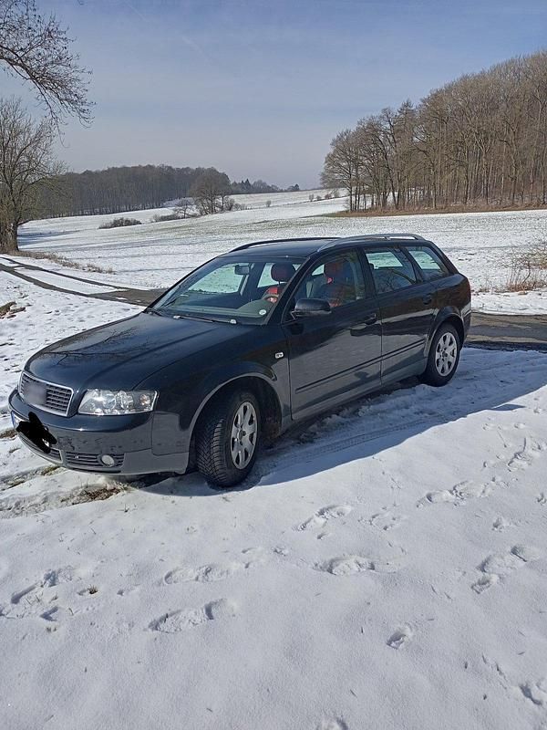 Gebraucht Audi A4 131 PS (96 kW) 2002 Schwarz Kombi
