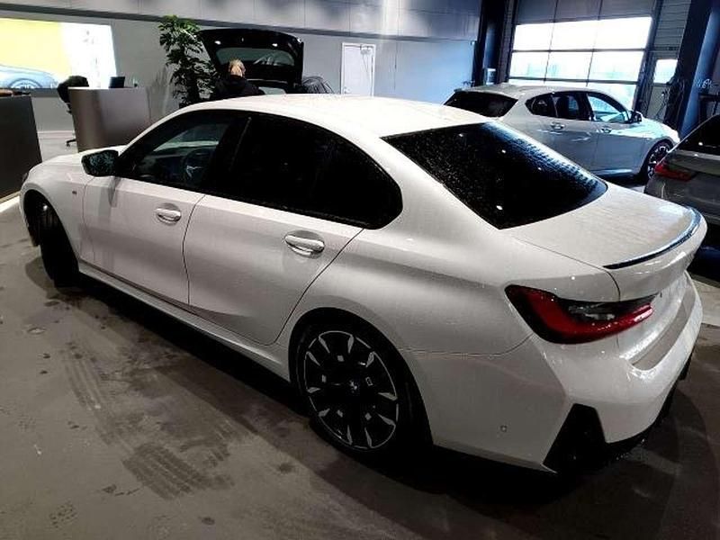 Gebraucht BMW 340 374 PS (275 kW) 2025 Mineralweiss metallic Limousine
